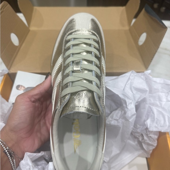 Gola Women's Metallic Sneakers - Picture 2 of 6